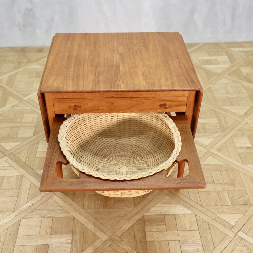 Hans J. Wegner Sewing table AT33 Teak - MOTO FURNITURE 北欧家具