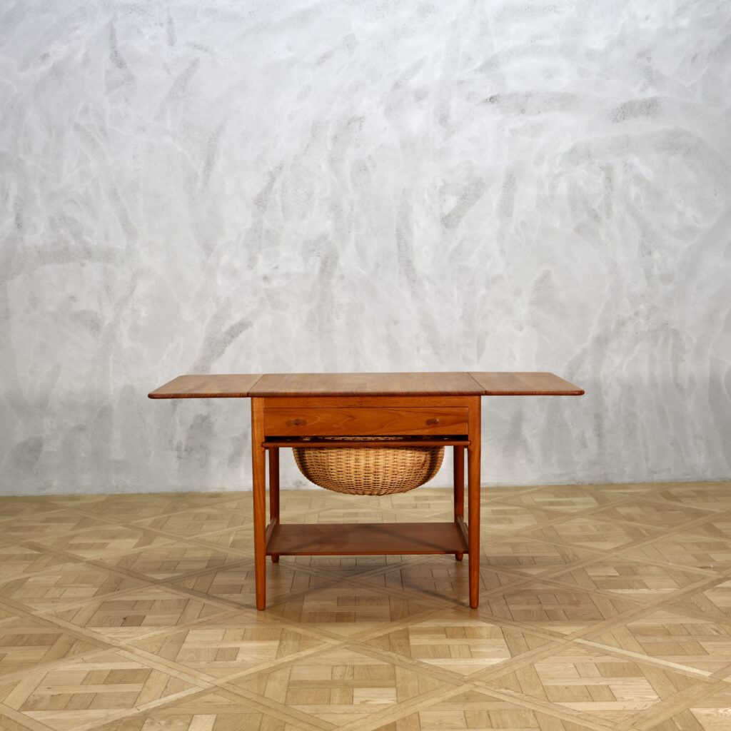 Hans J. Wegner Sewing table AT33 Teak - MOTO FURNITURE 北欧家具