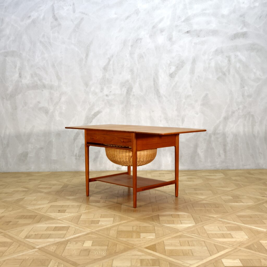 Hans J. Wegner Sewing table AT33 Teak - MOTO FURNITURE 北欧家具