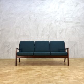 Ole Wanscher Sofa Mahogany