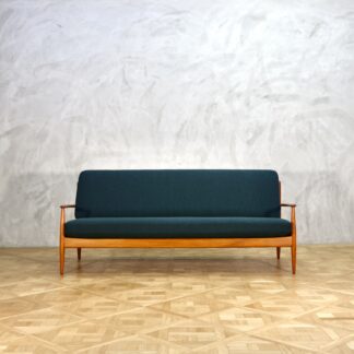 Grete Jalk Model 118 Sofa Beech