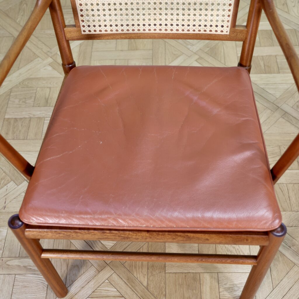 Ole Wanscher PJ301 Colonial Chair Mahogany - MOTO FURNITURE 北欧