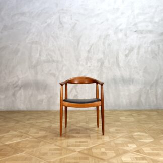 Hans J. Wegner JH 503 Teak