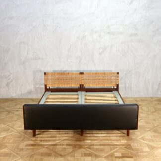 Hans J. Wegner GETAMA Bed Frame