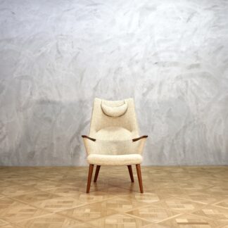 Hans J. Wegner AP27 Mama Bear Chair Teak