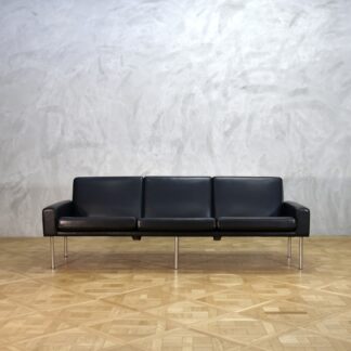 Hans J. Wegner AP34 Sofa